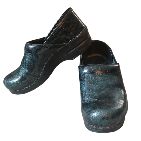 Dansko Blue/Green Marbled Tie Dye Patterned Professional Clogs Women's size 9 - Picture 3 of 12